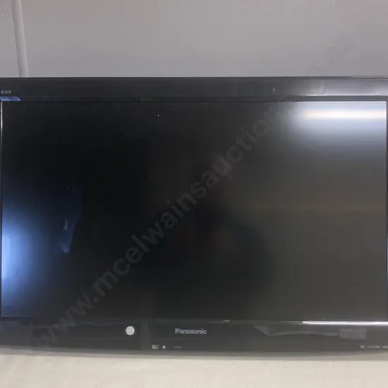 Panasonic Viera 32" LCD TV Model TH-L32X20Z, Built In Freeview, (No Stand, No Remote Control)